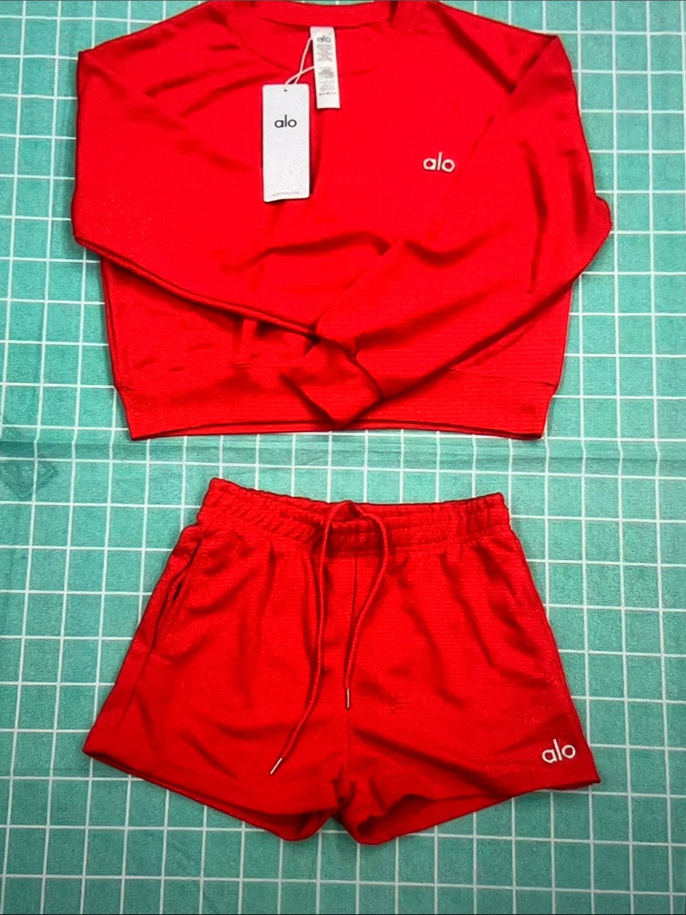 ALO Yoga Red Crewneck Top with White Logo Women’s Set Size S